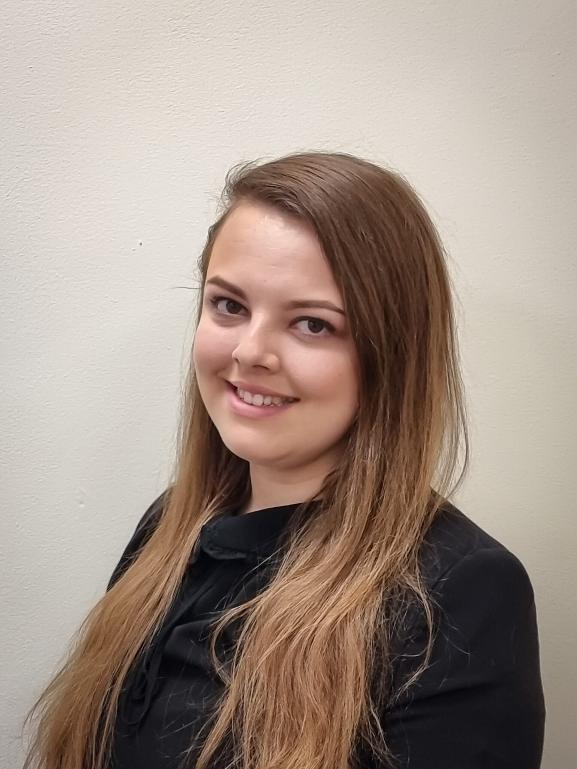 Vicky-Davis-Estate-Agent-Abbeymead-Gloucester-scaled.jpg?w=768&h=1024&scale