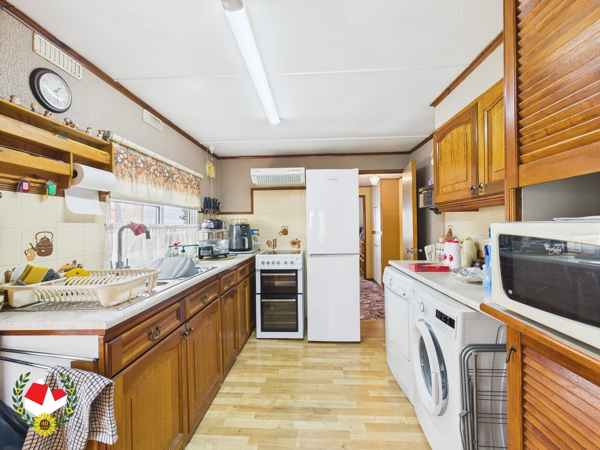 CAM01172G0-PR0621-STILL004 CAM01172G0-PR0621-STILL004