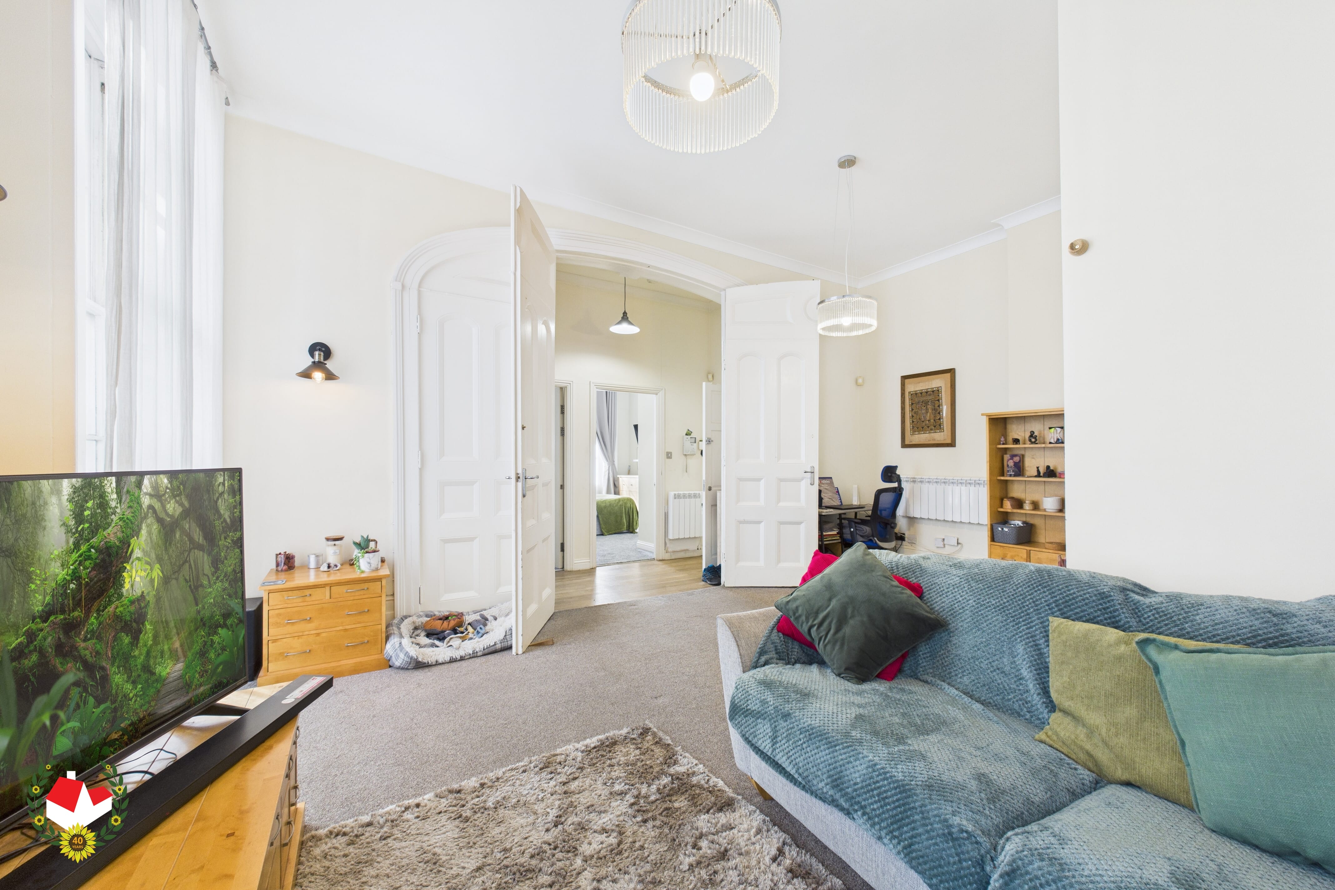 CAM01172G0-PR0703-STILL005 CAM01172G0-PR0703-STILL005