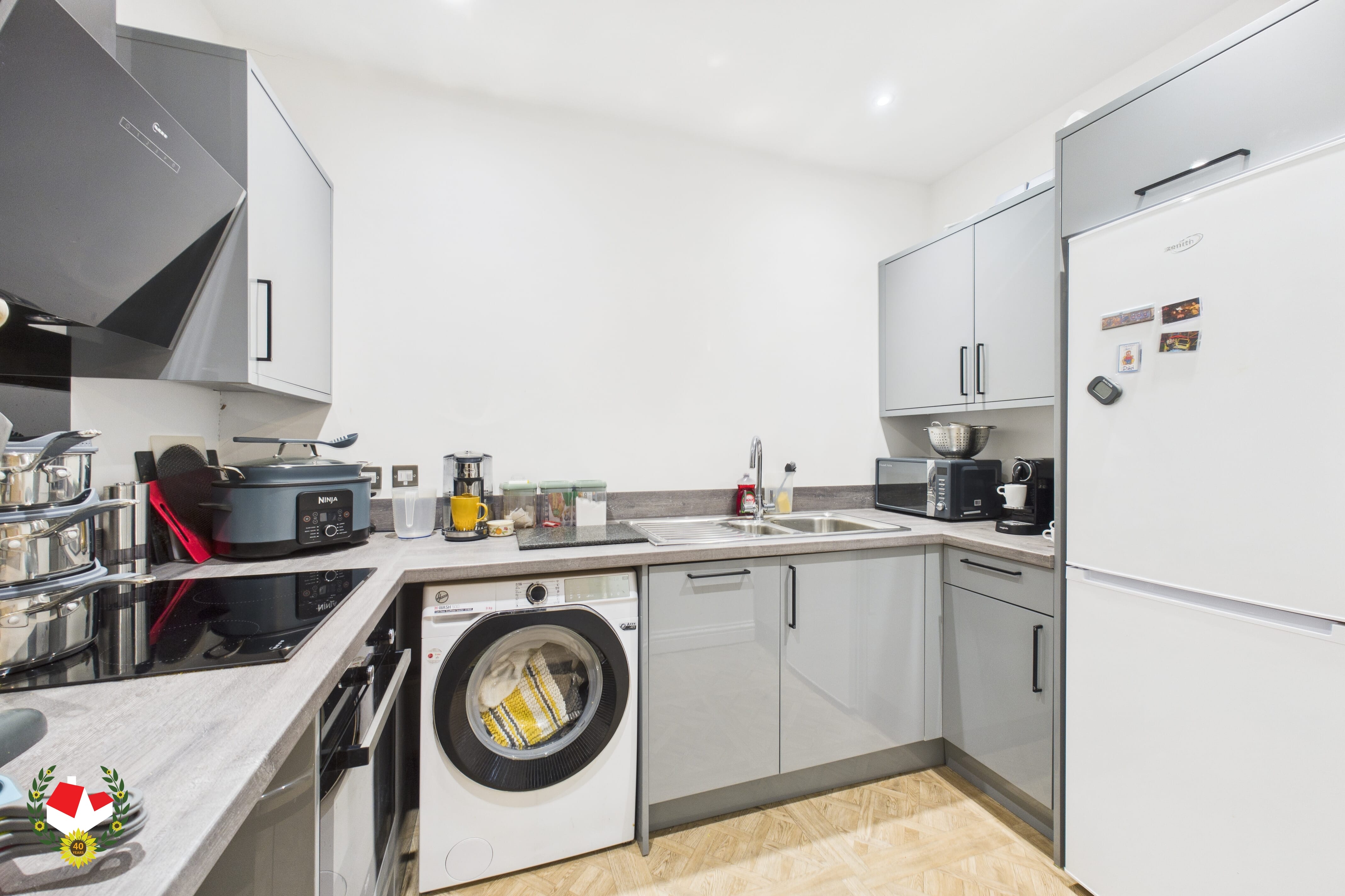 CAM01172G0-PR0703-STILL006 CAM01172G0-PR0703-STILL006