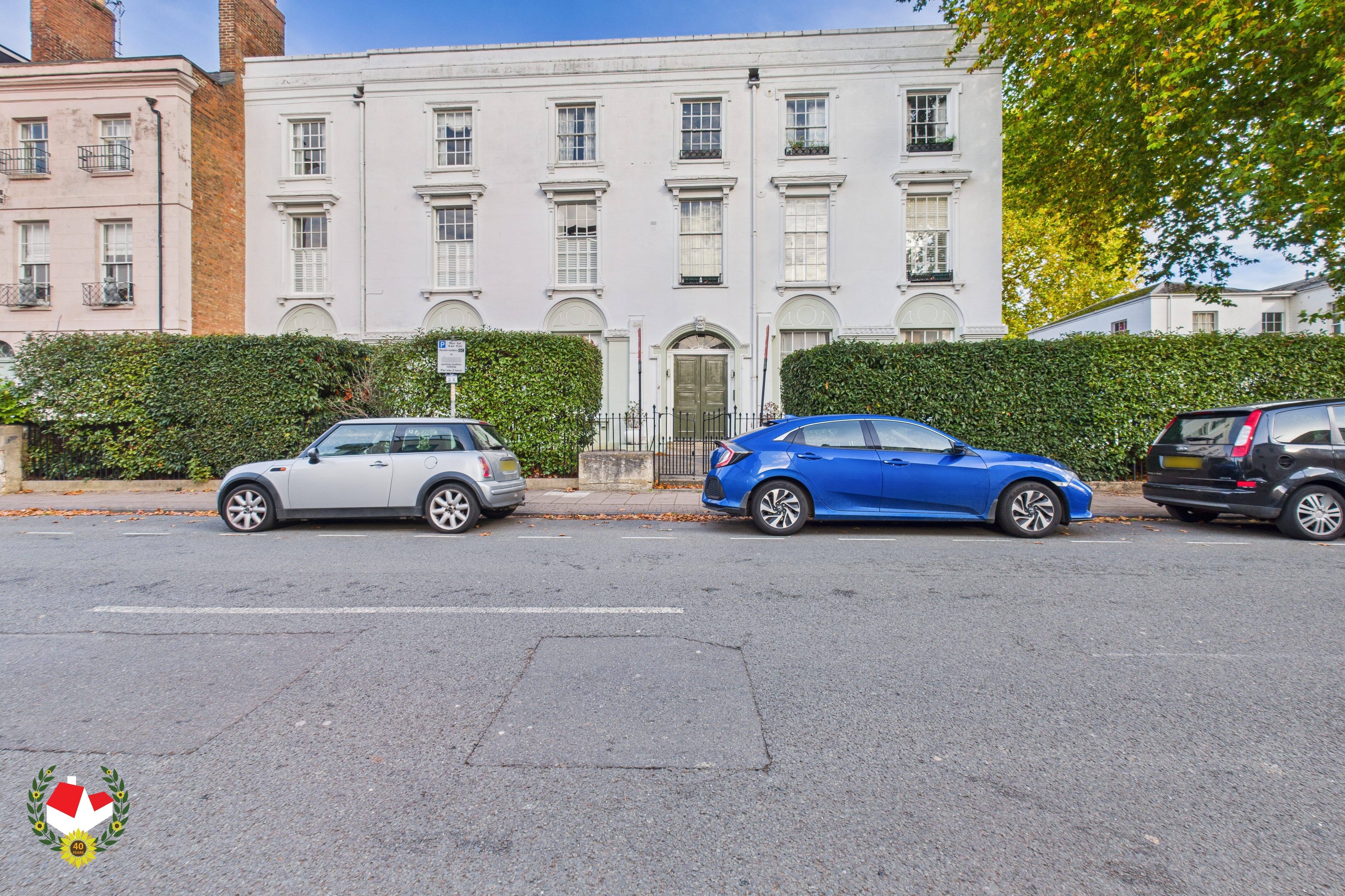 CAM01172G0-PR0703-STILL010 CAM01172G0-PR0703-STILL010