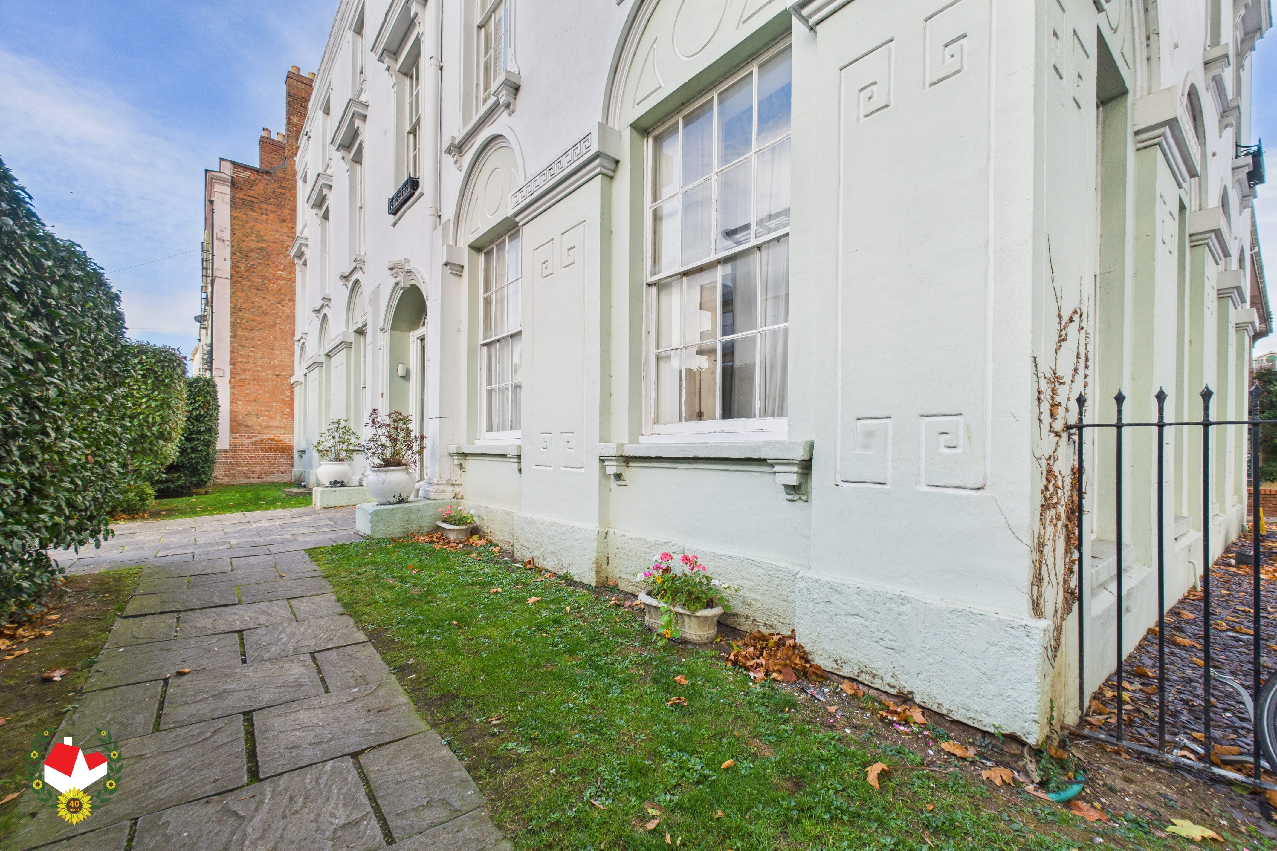 CAM01172G0-PR0703-STILL011 CAM01172G0-PR0703-STILL011