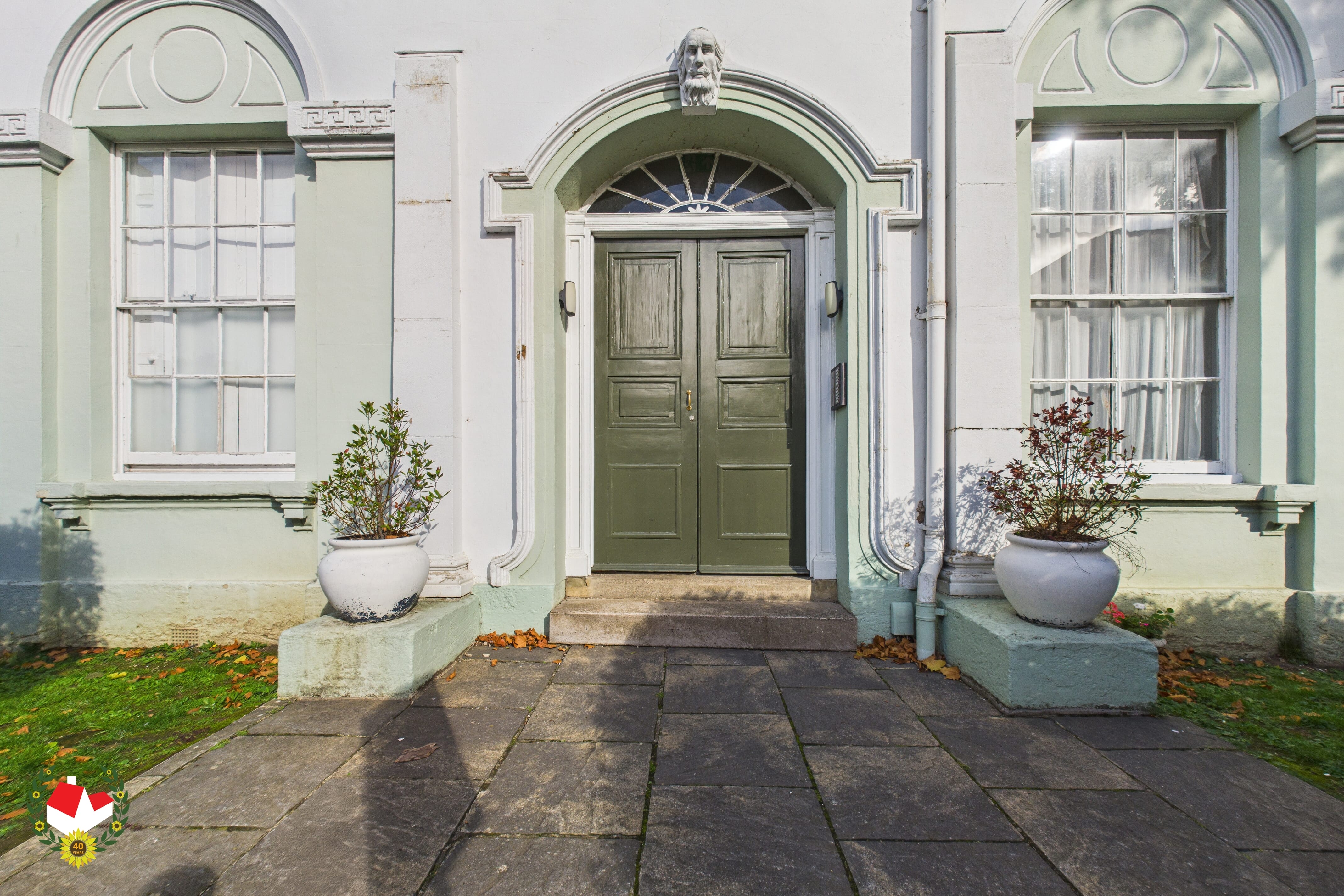 CAM01172G0-PR0703-STILL012 CAM01172G0-PR0703-STILL012