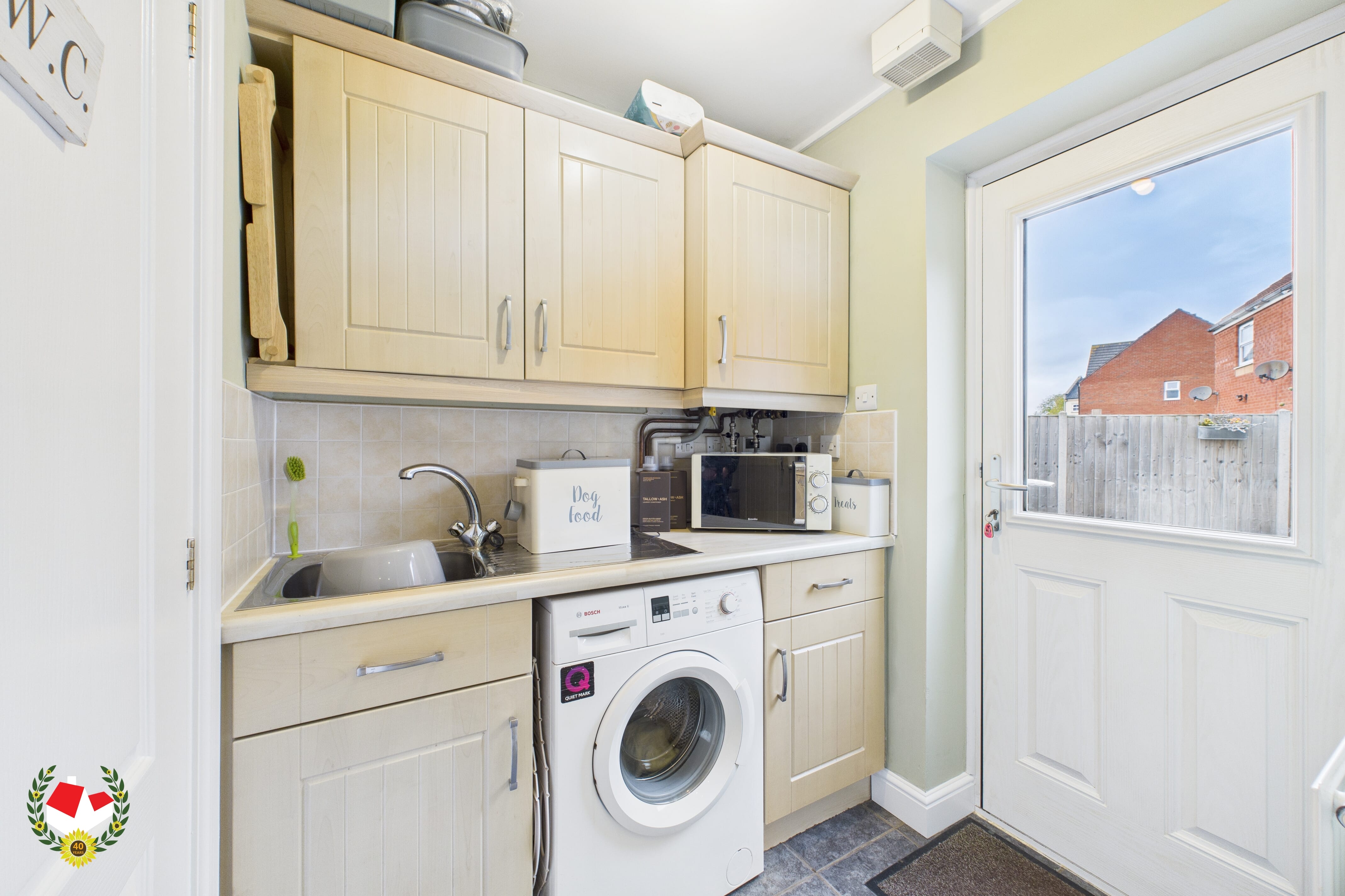 CAM02004G0-PR0116-STILL009 CAM02004G0-PR0116-STILL009