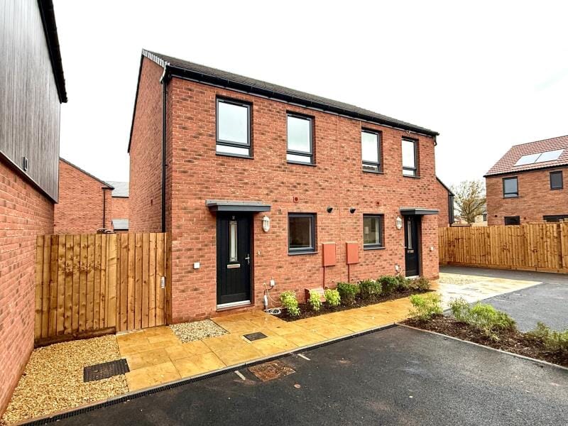 464a1fa2-2e7a-475d-8f02-27fa0a31639bL01