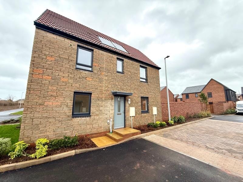 9f02462e-f2e9-492f-b482-8ca956a12e7eL01