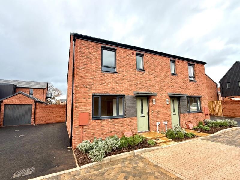 f77c66e6-30a8-413e-a677-72ac42cd3c90L01