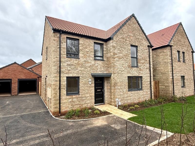 e4519712-9774-4125-bfc0-53440181ada6L01