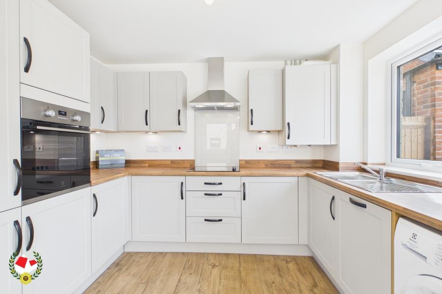 056a6d8b-7ffa-42a4-8264-216dddae4b9eL01